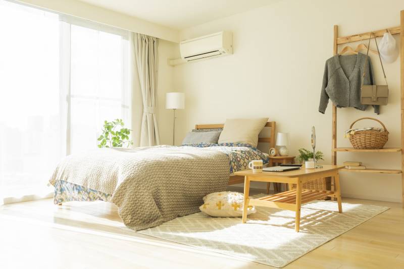 Exemple d'installation de climatisation Mitsubishi dans une chambre à Bois le Roi Seine et Marne